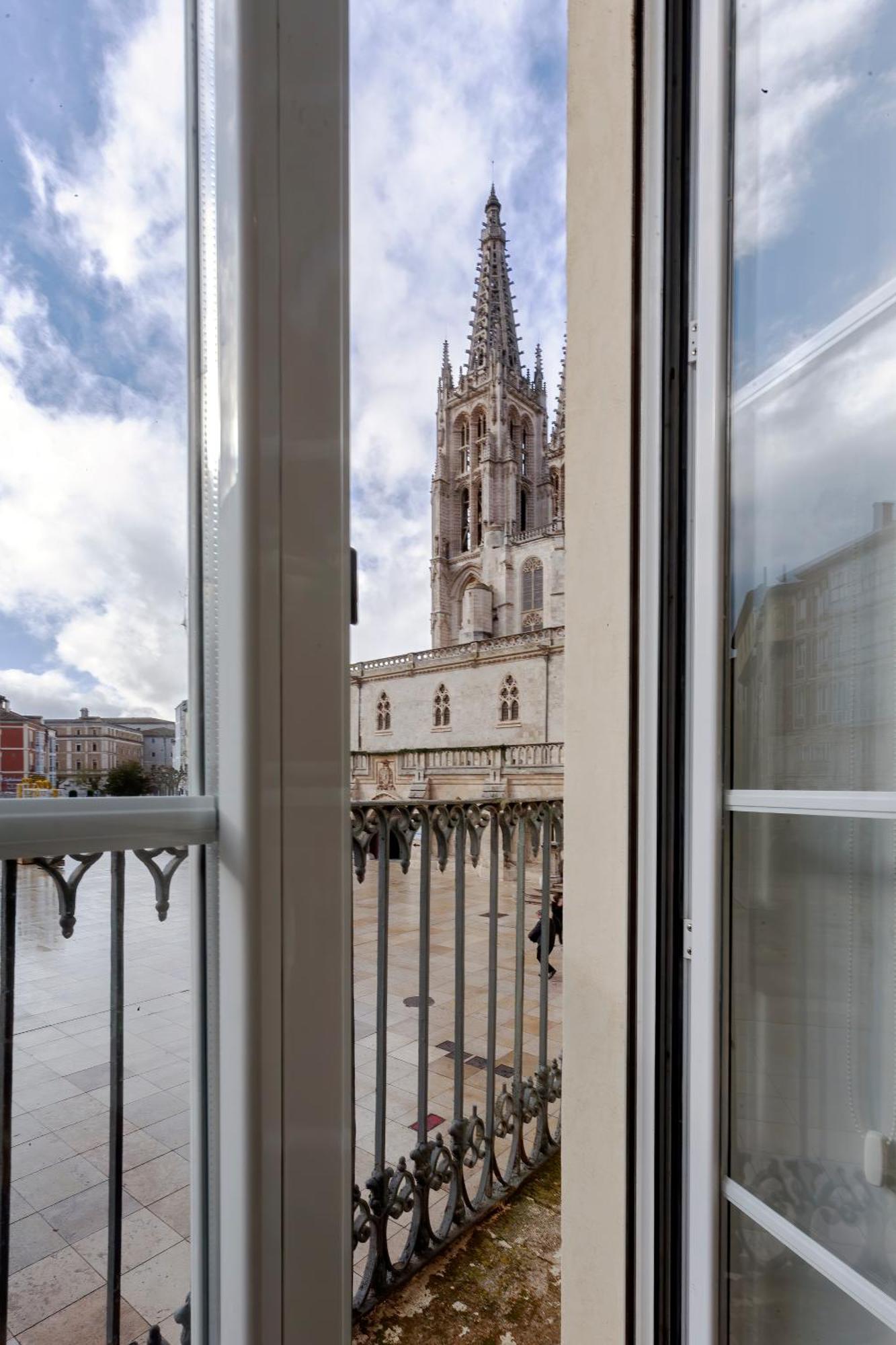 Cinco Balcones A La Catedral By Unique Rooms Burgo Екстериор снимка