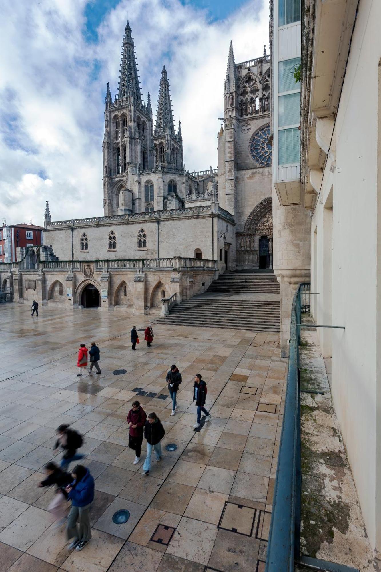 Cinco Balcones A La Catedral By Unique Rooms Burgo Екстериор снимка