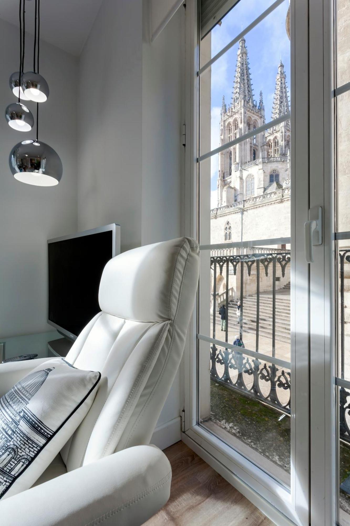 Cinco Balcones A La Catedral By Unique Rooms Burgo Екстериор снимка